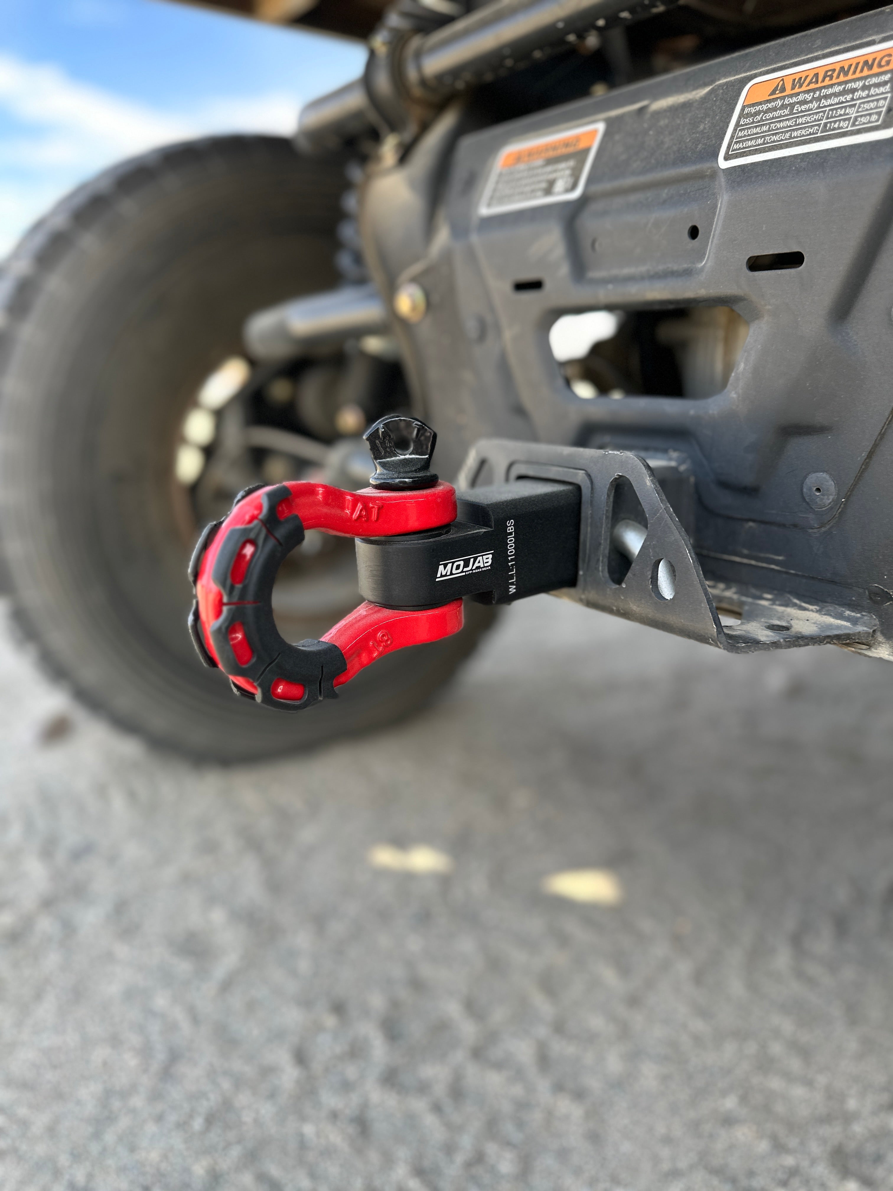 2'' Aluminum Hitch Receiver with Steel D-Shackle (LIFETIME WARRANTY) Expected delivery W/C May 25th